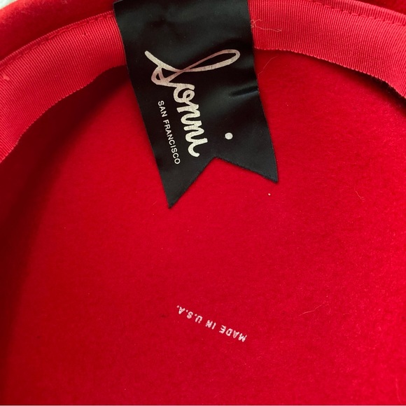 Vintage Red and Black Feathered Hat - Picture 11 of 15